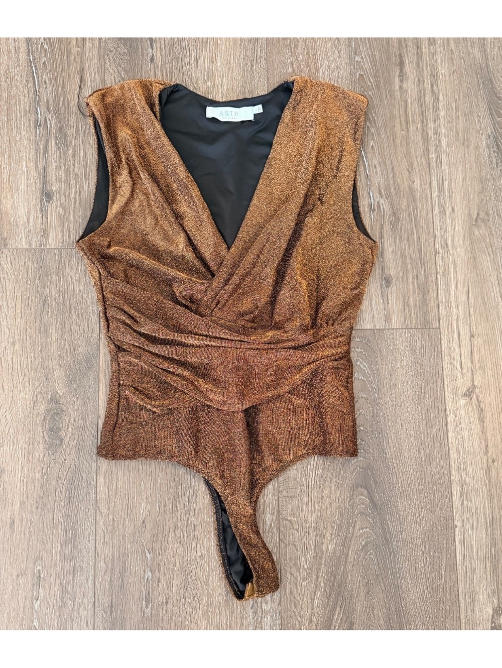 ASTR The Label Stella Metallic Copper Ruched V Neck Bodysuit Size L